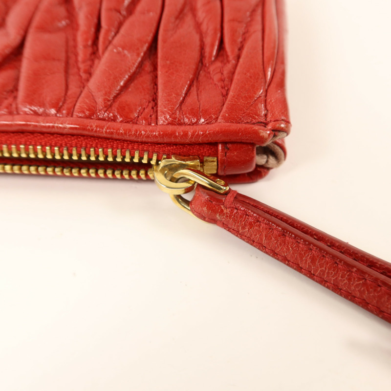 Miu Miu 牛皮皮革Clutch Bag金扣手拿包-8