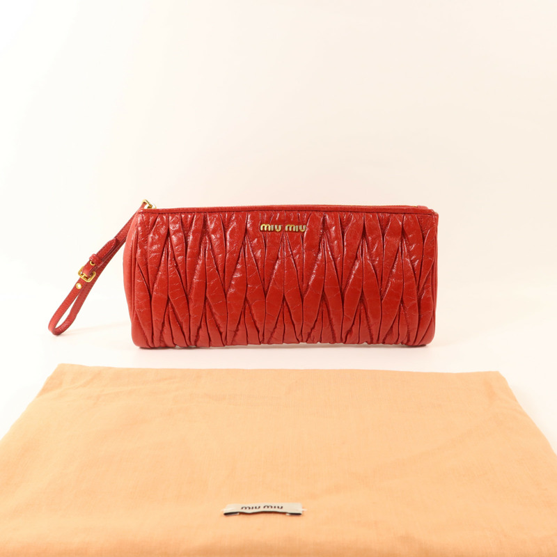 Miu Miu 牛皮皮革Clutch Bag金扣手拿包-15