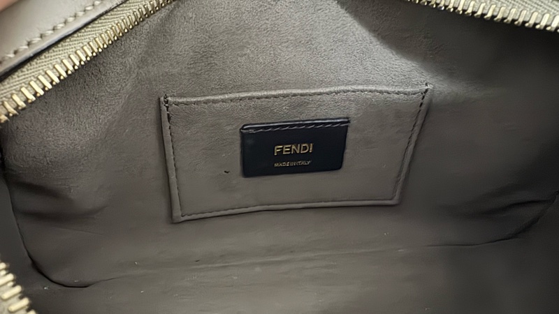 Fendi Small Camera Case Crossbody Bag 相機包 斜背包-3