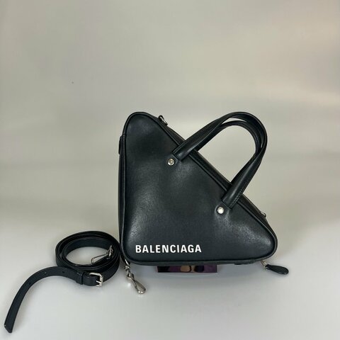 BALENCIAGA 黑三角Triangle Duffle 包 XS