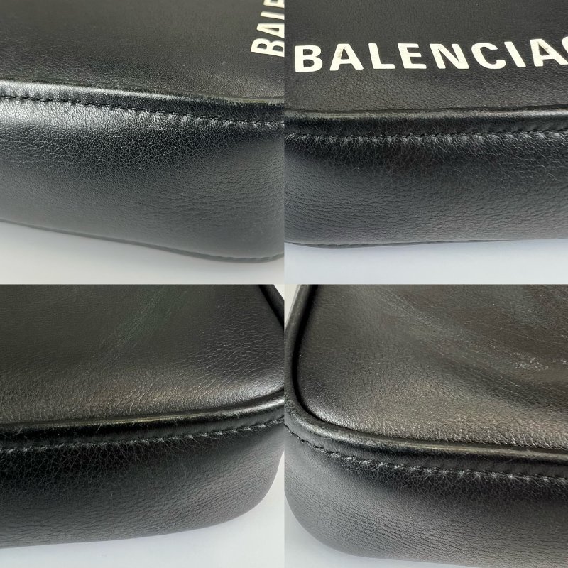 BALENCIAGA 黑三角Triangle Duffle 包 XS-12