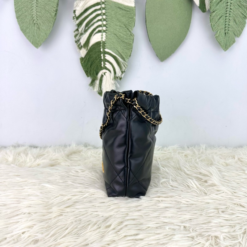 CHANEL Mini 22 Bag 黑色金扣 晶片款 2023年-1