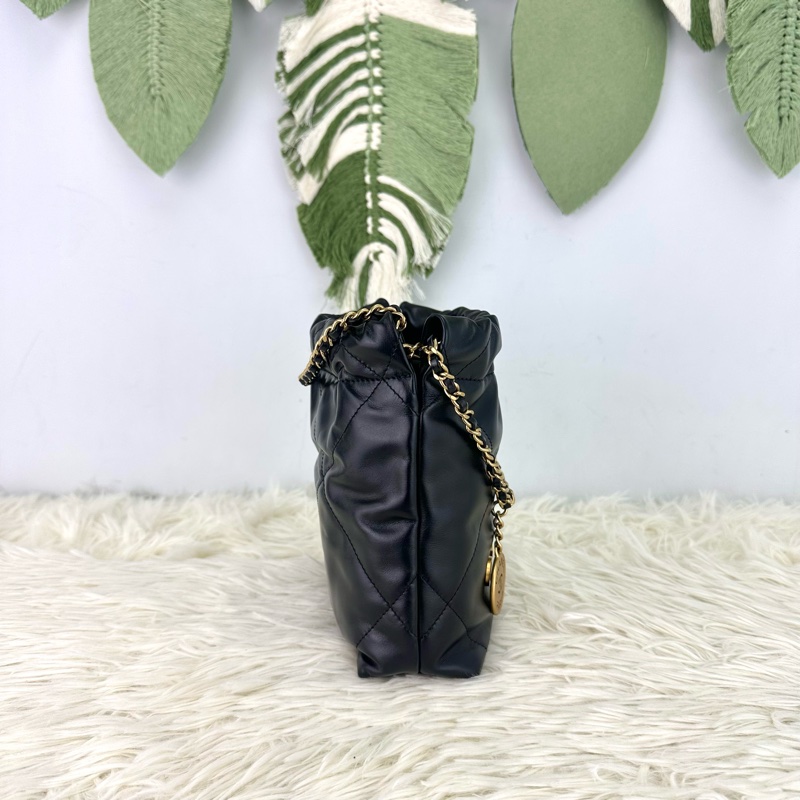 CHANEL Mini 22 Bag 黑色金扣 晶片款 2023年-2