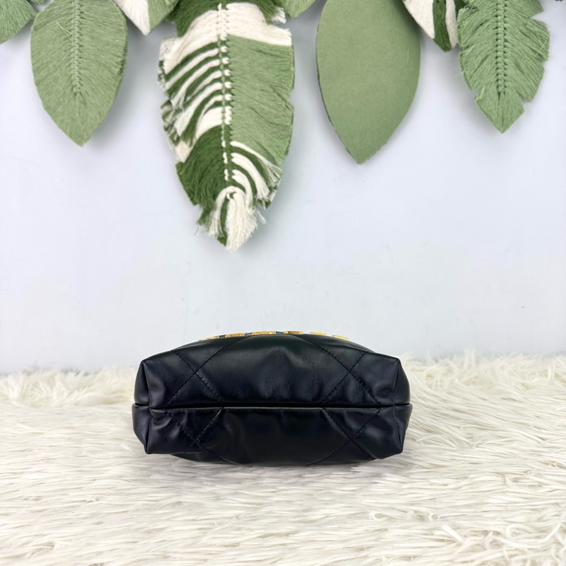 CHANEL Mini 22 Bag 黑色金扣 晶片款 2023年-4