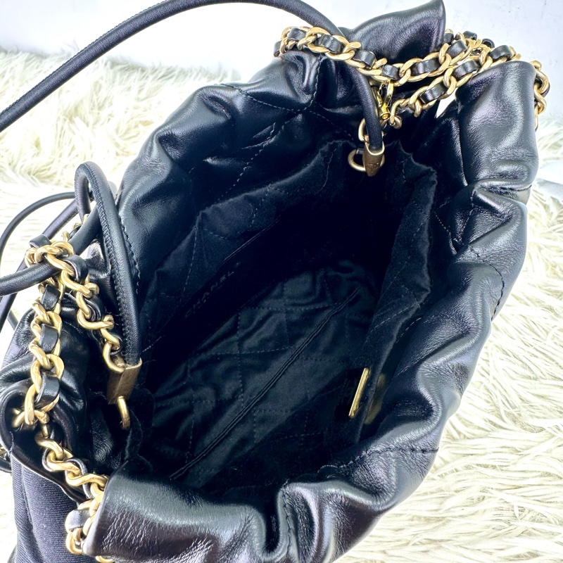 CHANEL Mini 22 Bag 黑色金扣 晶片款 2023年-5