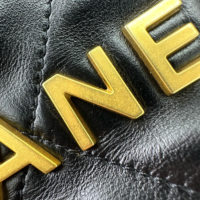 CHANEL Mini 22 Bag 黑色金扣 晶片款 2023年-8