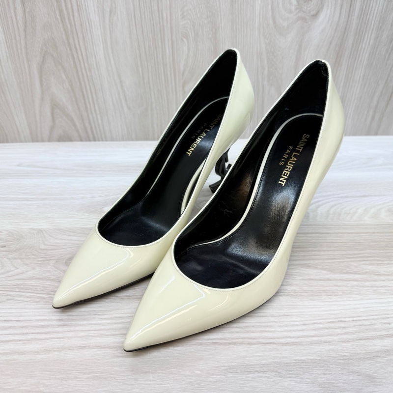 YSL乳白色漆皮OPYUM黑鞋跟尖頭設計跟鞋484160-5