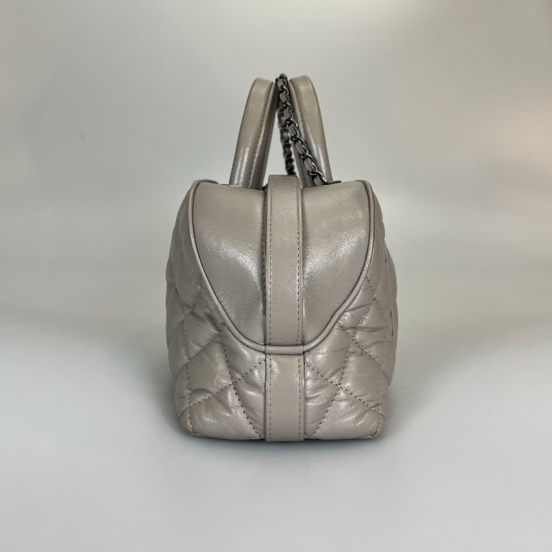 CHANEL 菱格保齡球包牛皮灰-3