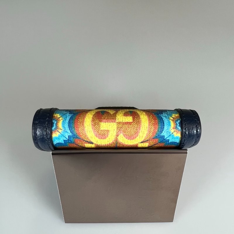 GUCCI 676297 藍色季節款對開短夾-4