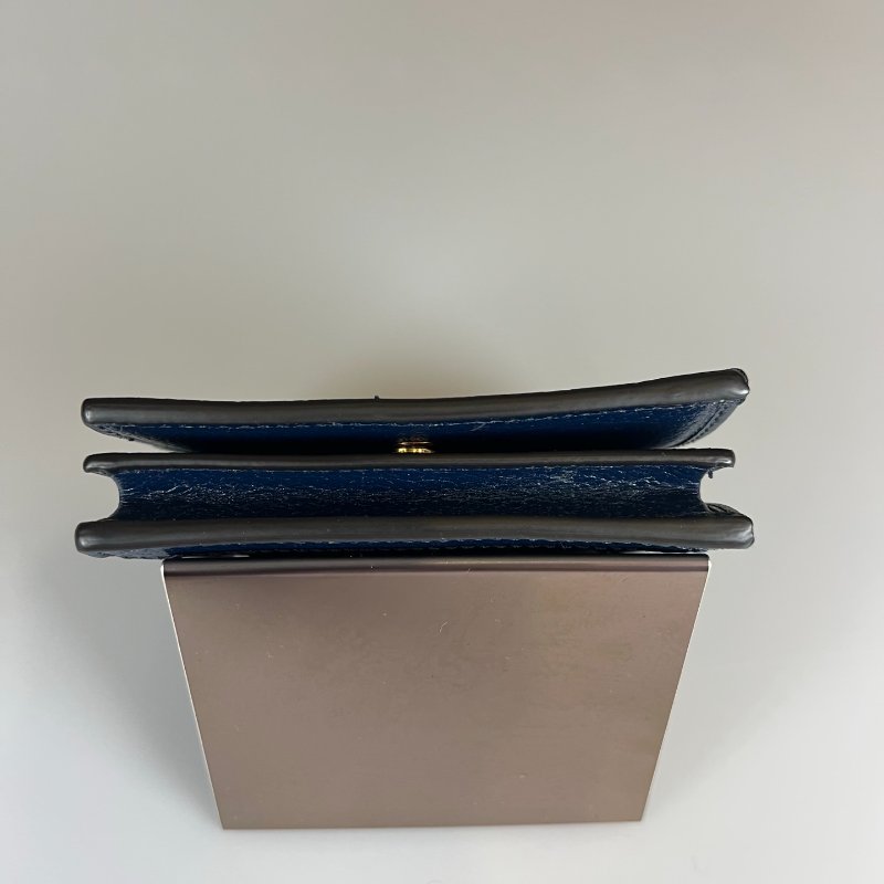 GUCCI 676297 藍色季節款對開短夾-5