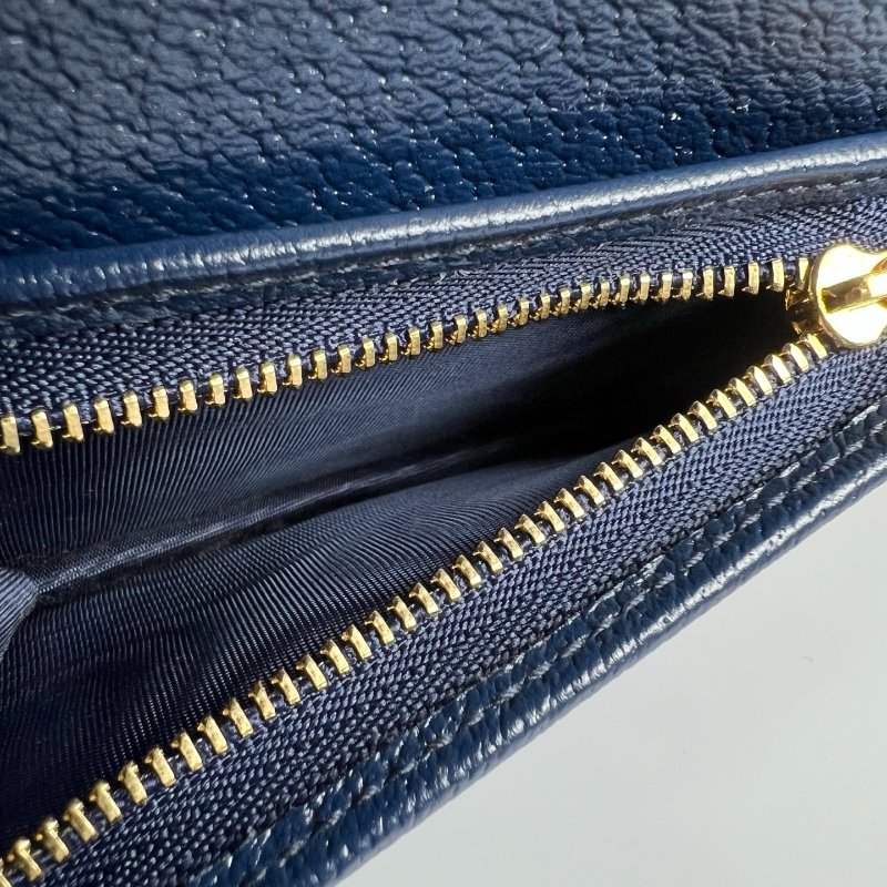 GUCCI 676297 藍色季節款對開短夾-7