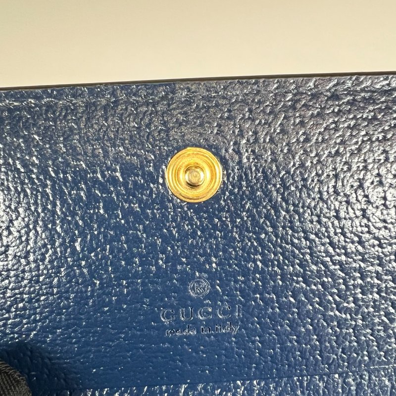 GUCCI 676297 藍色季節款對開短夾-9