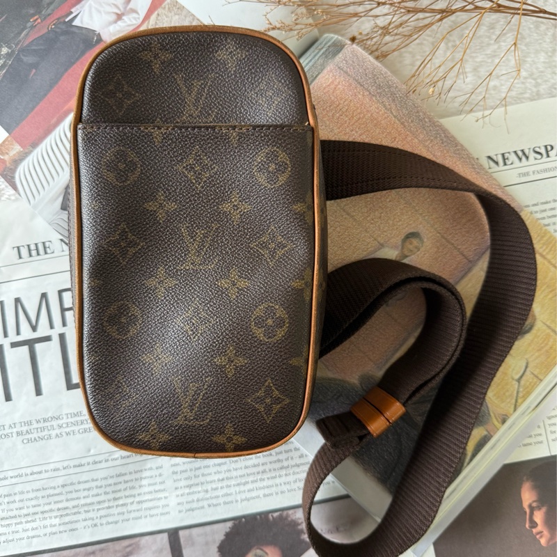 Monogram 胸口包 M51870-0