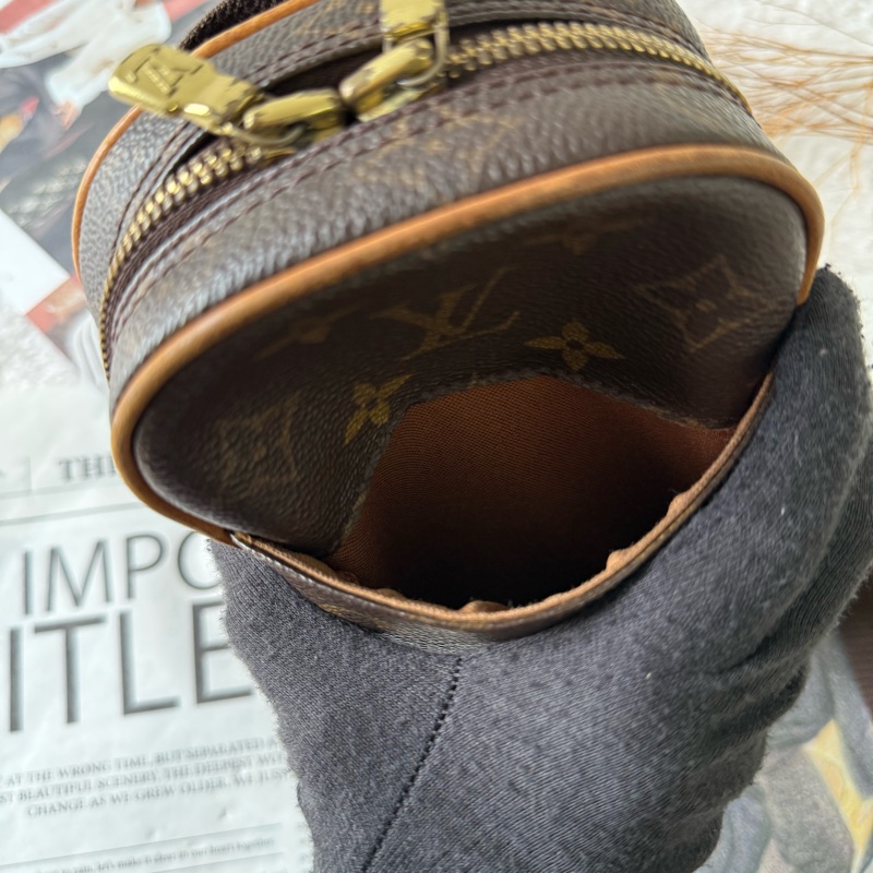 Monogram 胸口包 M51870-3