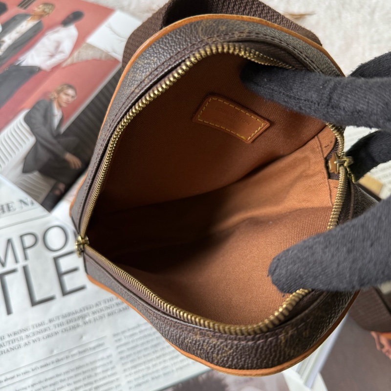 Monogram 胸口包 M51870-4