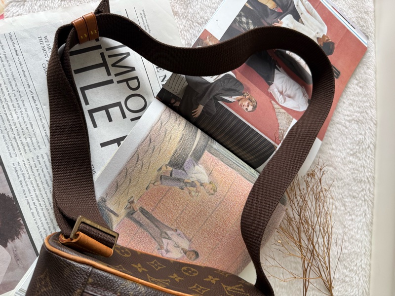 Monogram 胸口包 M51870-5