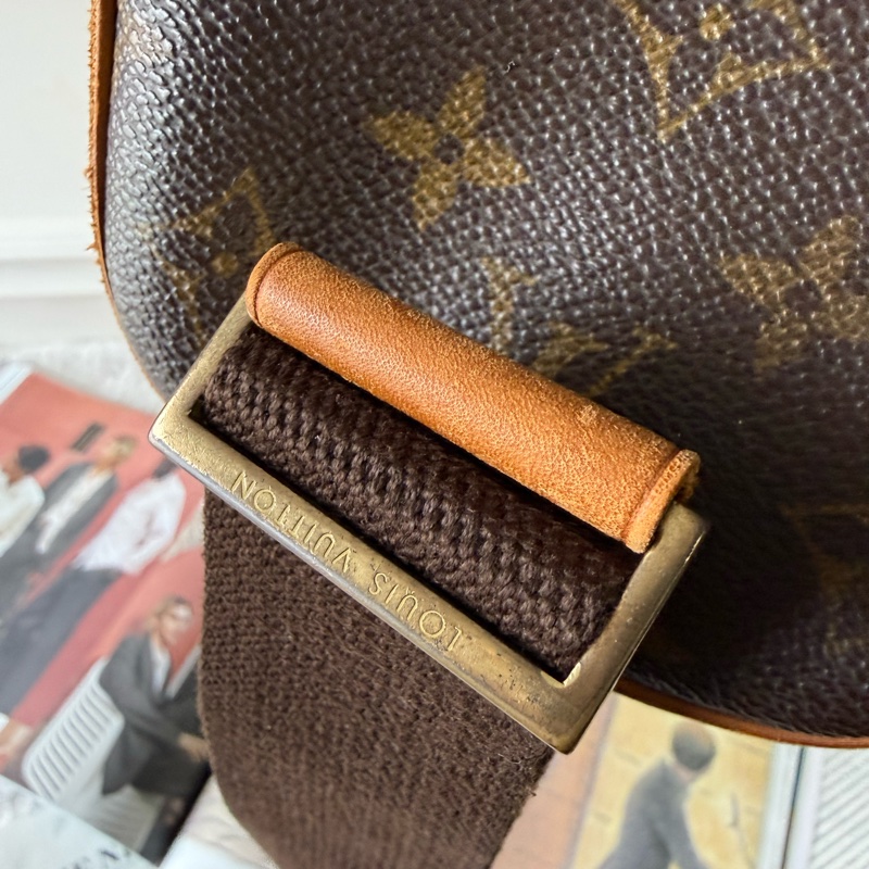 Monogram 胸口包 M51870-9