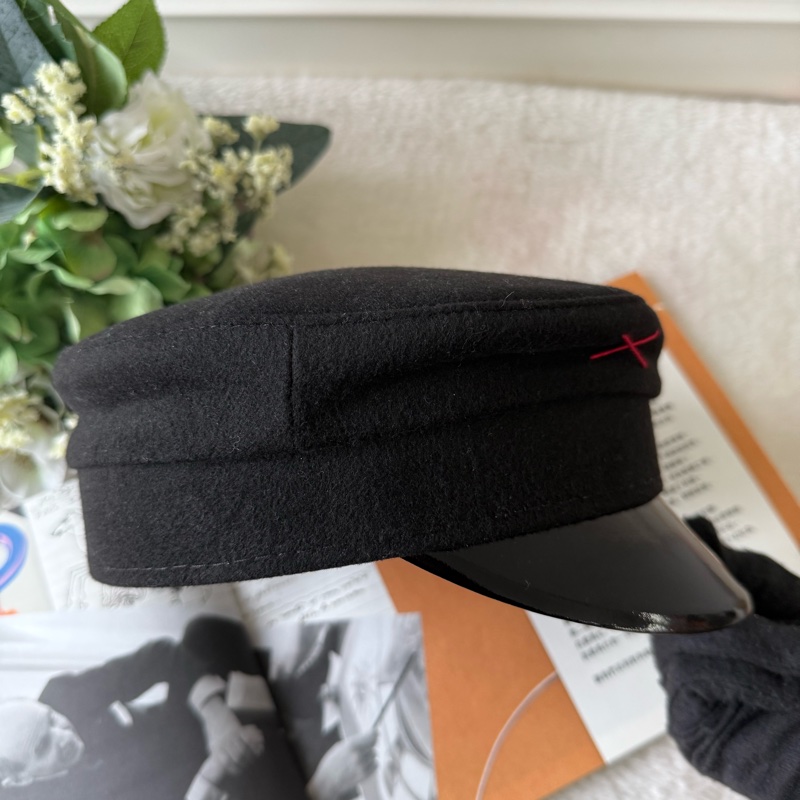 Ruslan Baginskiy 紅色縫線羊毛報童帽(黑色)-2