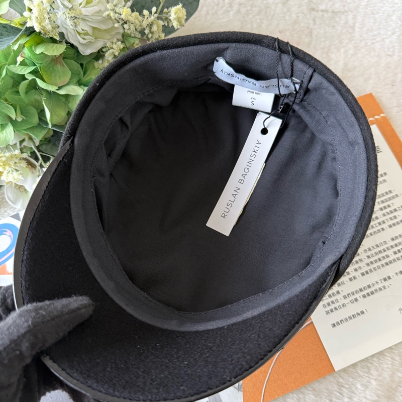 Ruslan Baginskiy 紅色縫線羊毛報童帽(黑色)-5