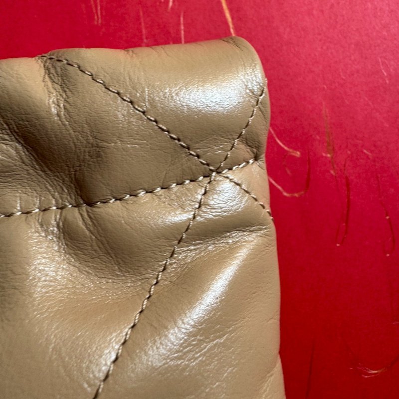 🥰盒子、防塵都在 Chanel 全新商品 奶茶色mini 22 bag 手提斜背包-7