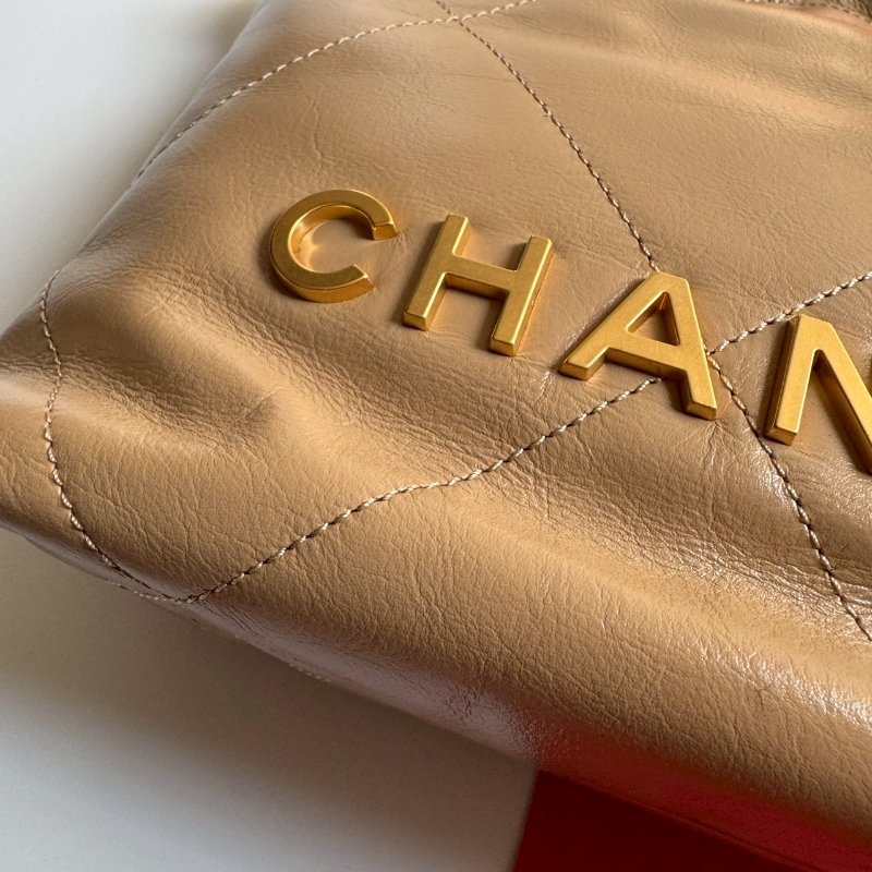 🥰盒子、防塵都在 Chanel 全新商品 奶茶色mini 22 bag 手提斜背包-12