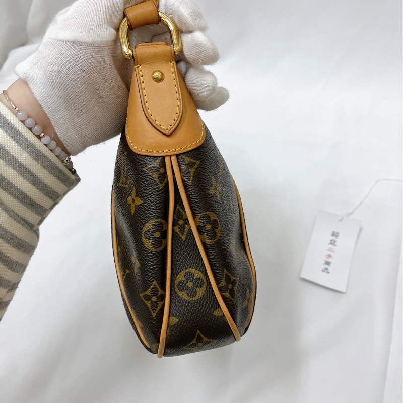 莉亞精品♡ Lv 小南瓜包 二手美包-6