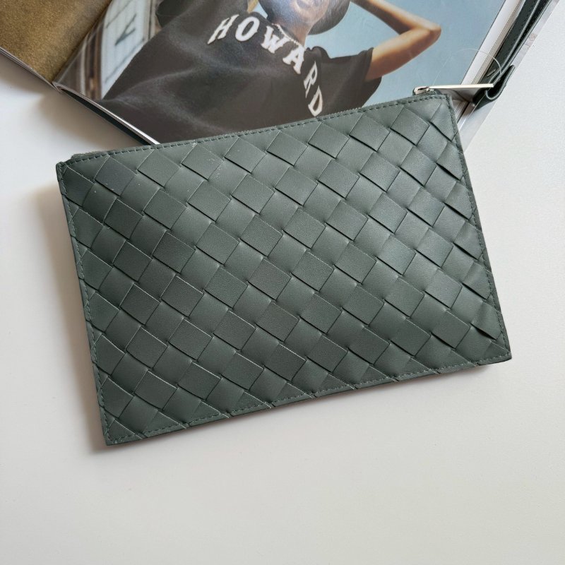 🎉喜歡簡約 外出必備 BV 灰藍色編織手拿包-1