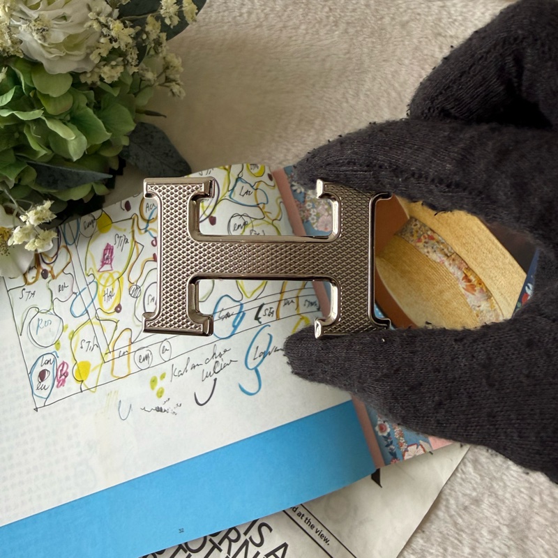 H Guillochee 銀釦+ 32MM雙面用皮帶(黑色/藍色)-3