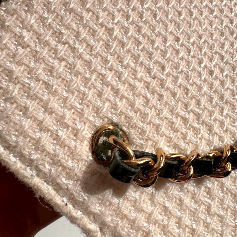 🎊約會必備款 |Chanel 米白色氣質山茶花手拿包-17