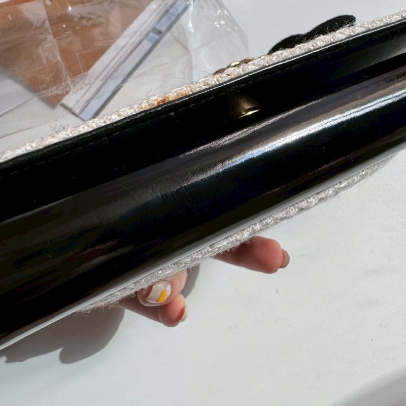 🎊約會必備款 |Chanel 米白色氣質山茶花手拿包-19