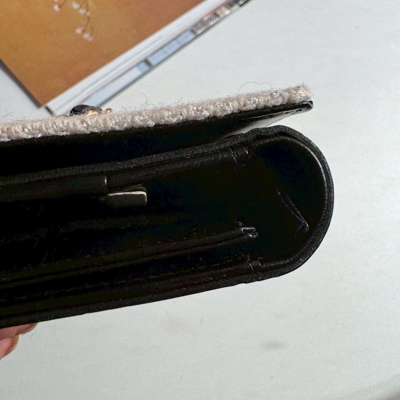 🎊約會必備款 |Chanel 米白色氣質山茶花手拿包-24