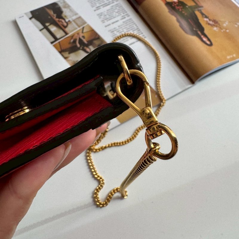 🎉全網最低 PRADA 紅色拼黑色耐刮皮革WOC-10