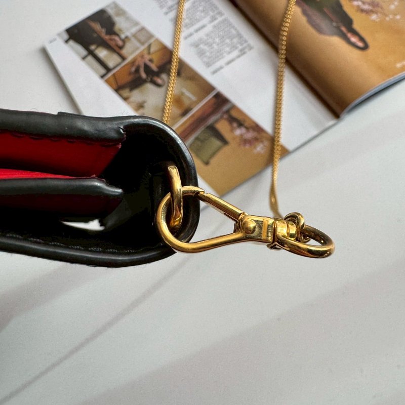 🎉全網最低 PRADA 紅色拼黑色耐刮皮革WOC-11