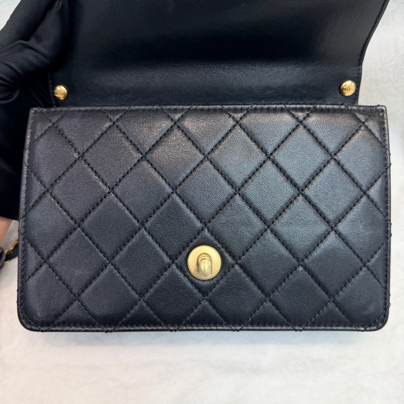 CHANEL Chic Pearl Flap Bag 珍珠牛皮翻蓋單肩斜背包 XC145-32