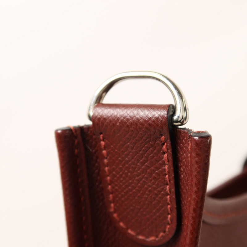 HERMES Epsom皮革Evelyne PM銀扣肩背袋Rouge H-7
