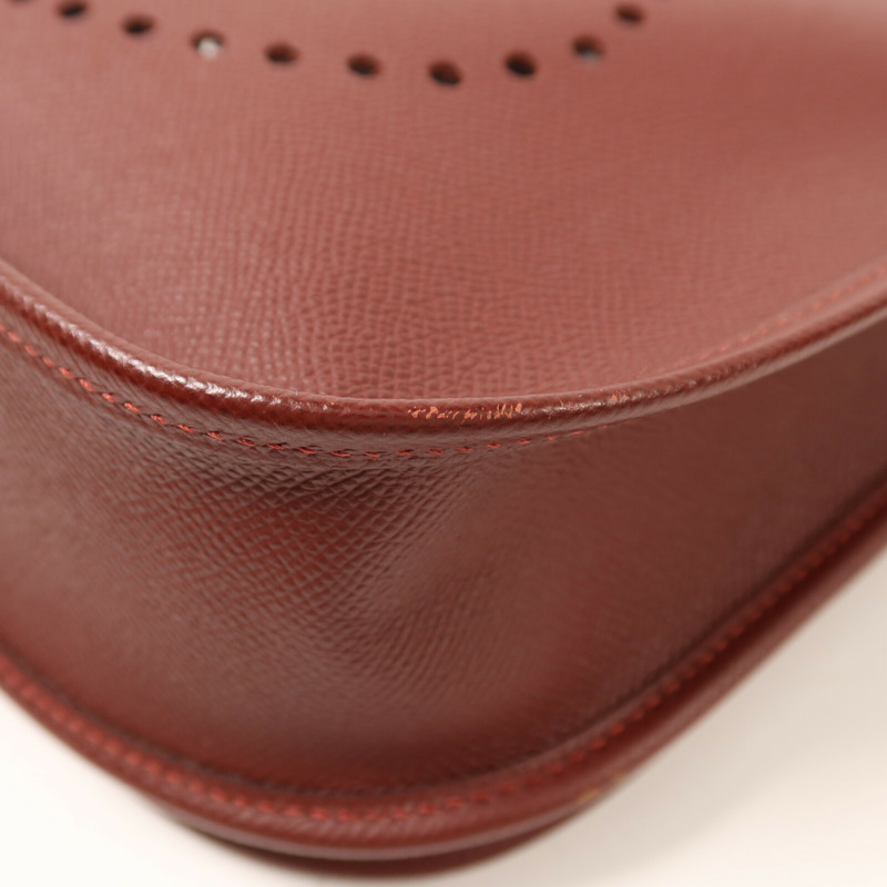 HERMES Epsom皮革Evelyne PM銀扣肩背袋Rouge H-11