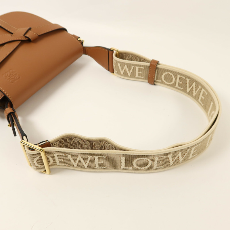 LOEWE 牛皮皮革Mini Gate金扣肩背袋-7