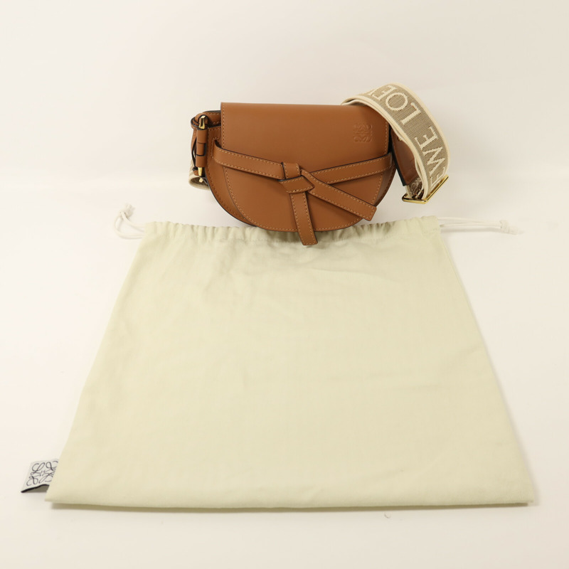 LOEWE 牛皮皮革Mini Gate金扣肩背袋-9