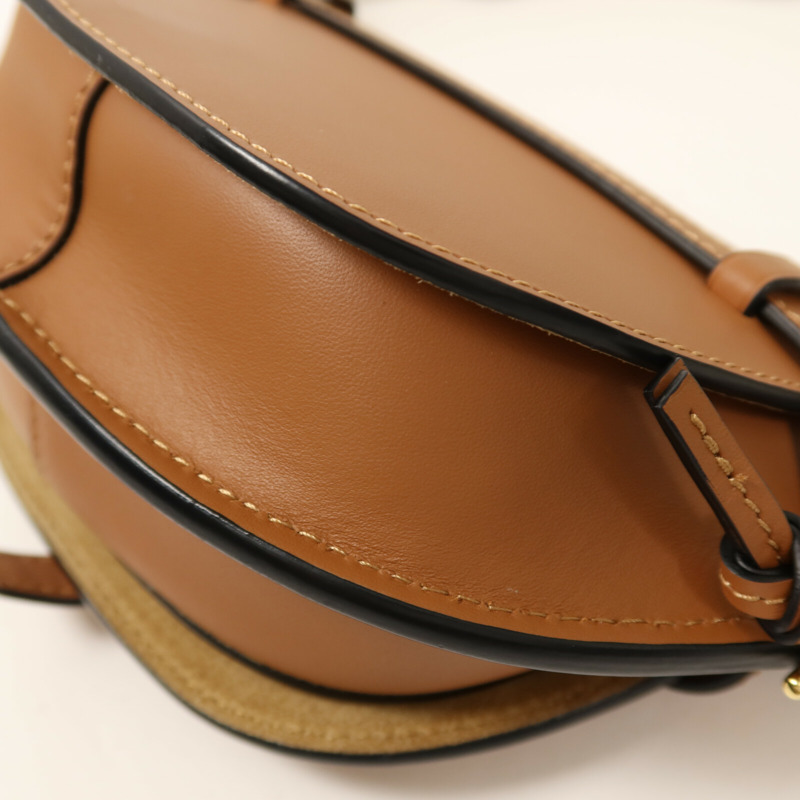 LOEWE 牛皮皮革Mini Gate金扣肩背袋-13