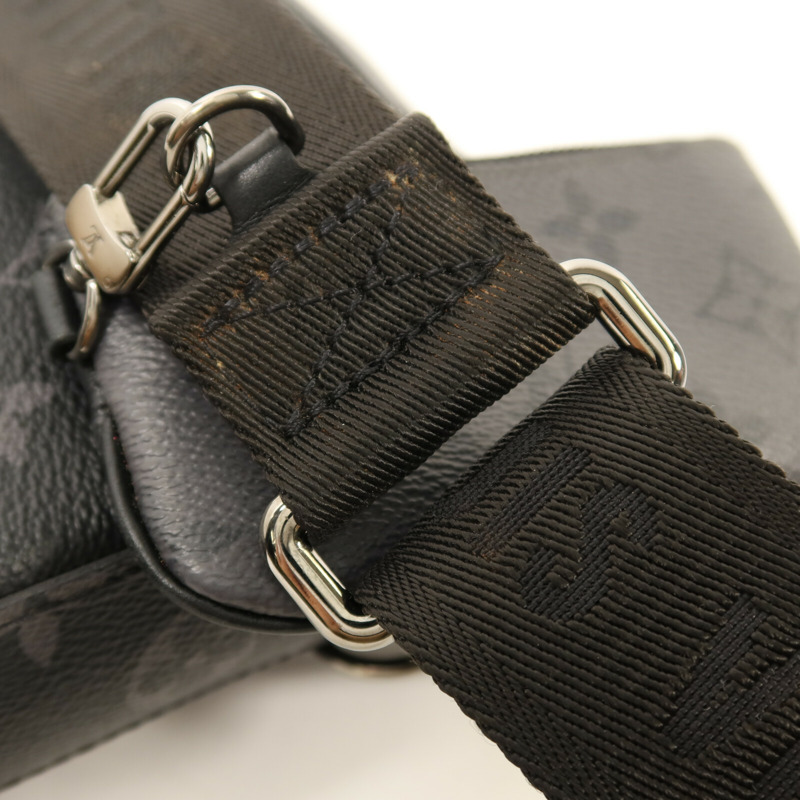 LOUIS VUITTON Monogram Eclipse Reverse Trio Messenger銀扣肩背袋灰色-14