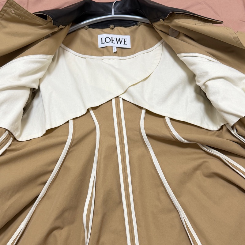 Loewe Pleated Trench Coat 卡其風衣外套 領子可拆-17