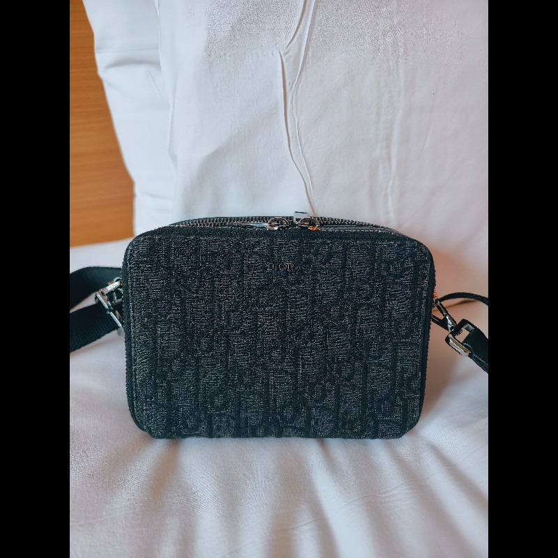 Dior老花斜肩揹包-0