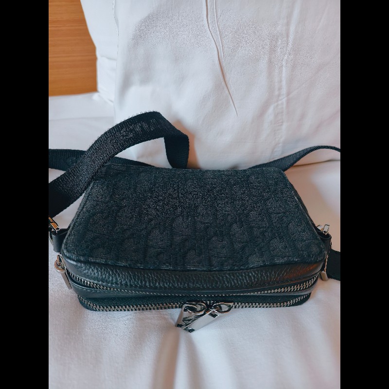 Dior老花斜肩揹包-1