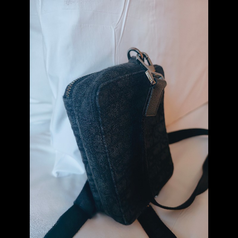 Dior老花斜肩揹包-4