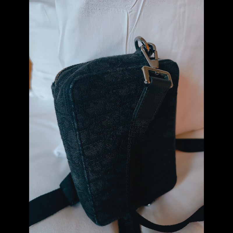 Dior老花斜肩揹包-8