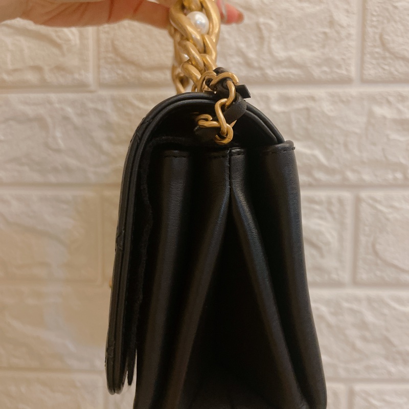 激甜近新閒置平台最低價✨ CHANEL 珍珠粗金鍊手提handle口蓋包方胖子風琴包- 黑金-11