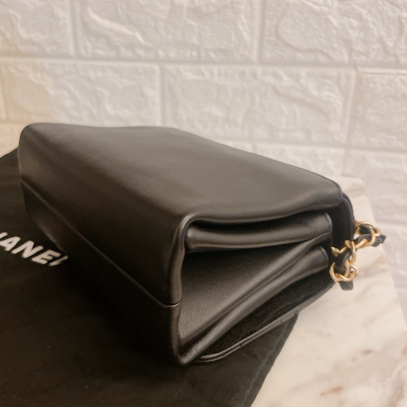 激甜近新閒置平台最低價✨ CHANEL 珍珠粗金鍊手提handle口蓋包方胖子風琴包- 黑金-17