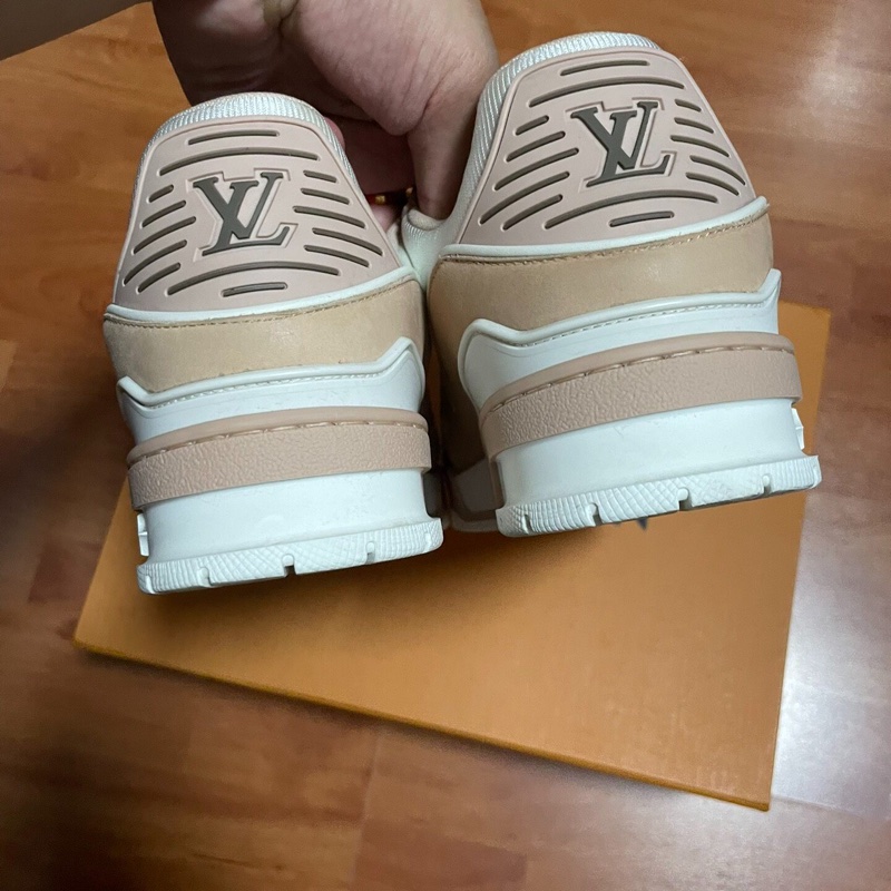 Lv Trainer限定粉白色 路易威登正品低幫休閒板鞋 39碼-4