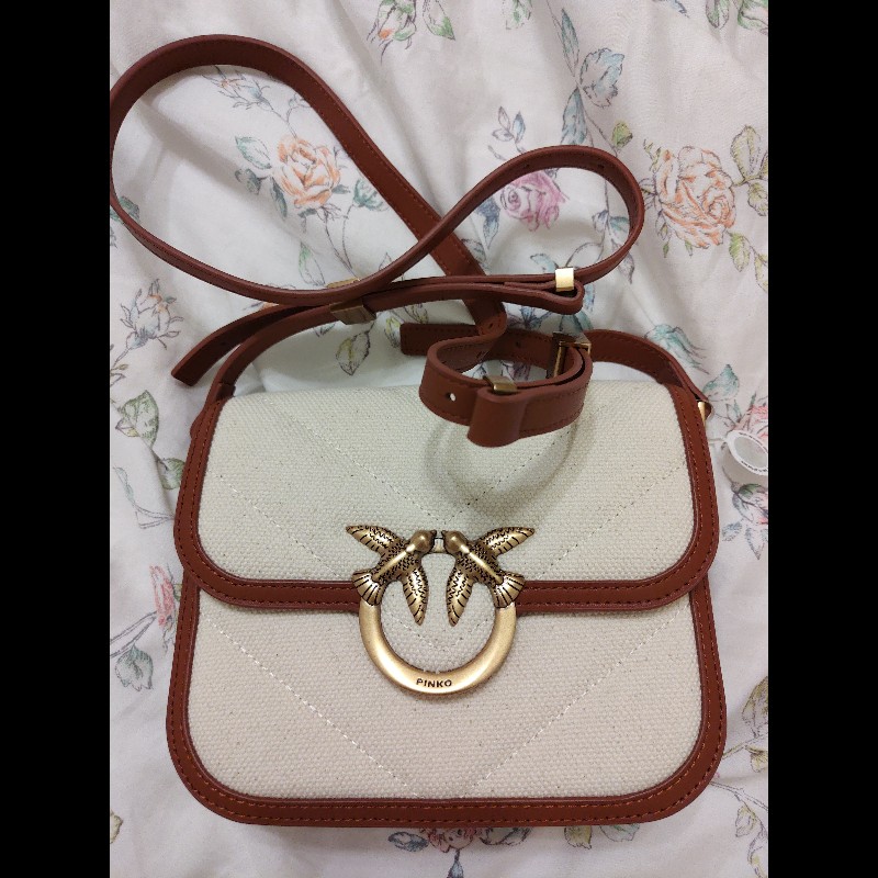 PINKO 帆布掀蓋式側背包(白拼棕)-1