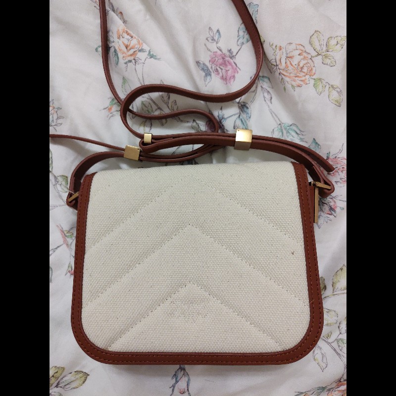 PINKO 帆布掀蓋式側背包(白拼棕)-2